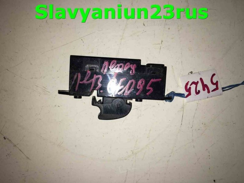 Запчасть кнопка стеклоподъемника передняя левая Mitsubishi Lancer Cedia 2003 CS5W 4g93 GDI MR587851 Б/У Кнопка стеклоподъемника передняя левая Mitsubishi Lancer Cedia 2003 CS5W 4g93 GDI MR587851 Б/У