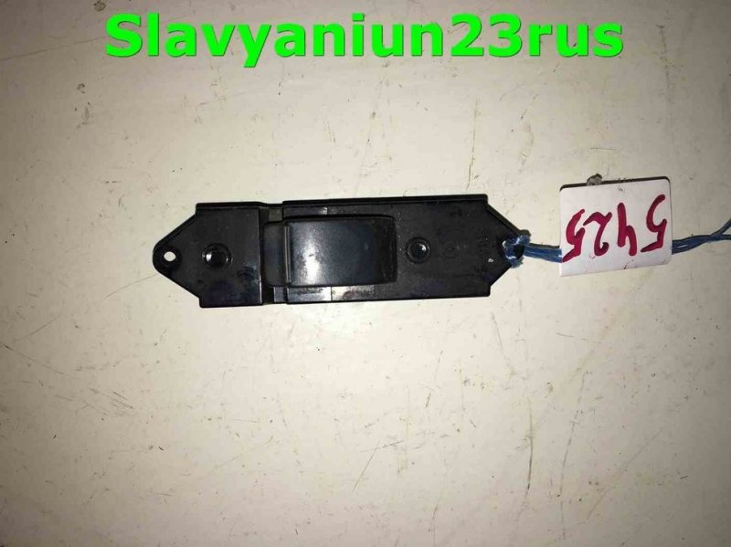 Кнопка стеклоподъемника передняя левая Lancer Cedia 2003 CS5W 4g93 GDI Кнопка стеклоподъемника передняя левая Lancer Cedia 2003 CS5W 4g93 GDI