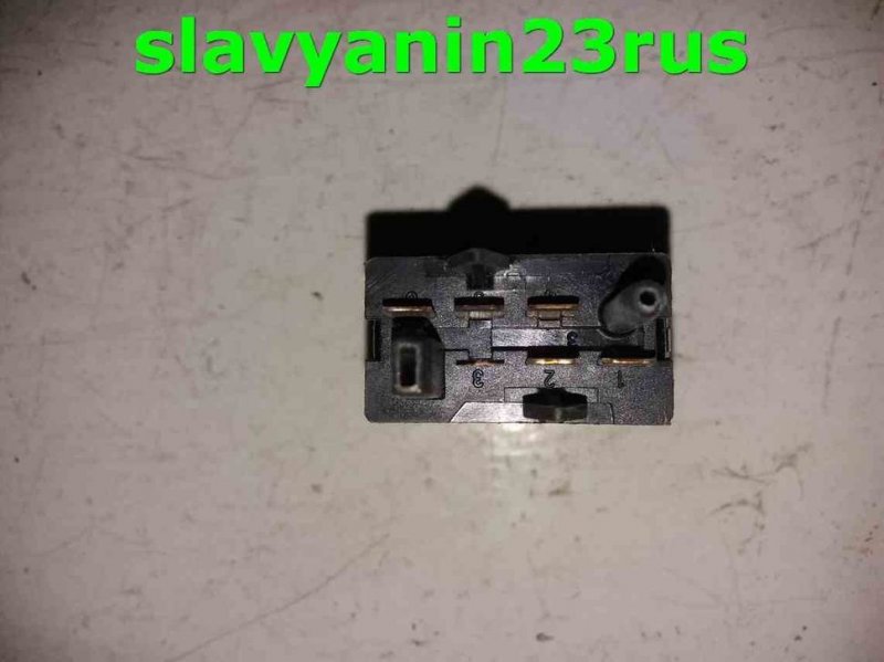 Кнопка подогрева заднего стекла Passat 1996 B5 AHL