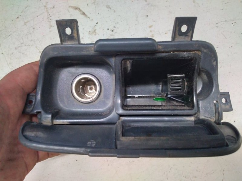 Пепельница передняя Daewoo Nexia 2002 KLETN G15MF 96177555 Б/У