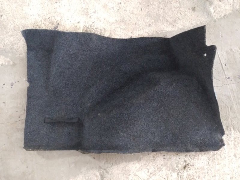 Обшивка багажника задняя левая Focus 1999 DFW FYDC Обшивка багажника задняя левая Focus 1999 DFW FYDC