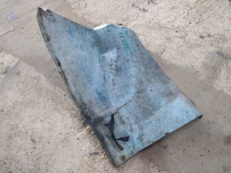 Обшивка багажника задняя левая Focus 1999 DFW FYDC Обшивка багажника задняя левая Focus 1999 DFW FYDC