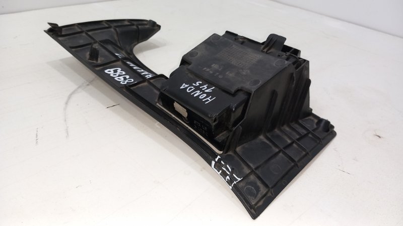 Накладка парприза передняя левая Civic 6 1997 MB3 D15Z8