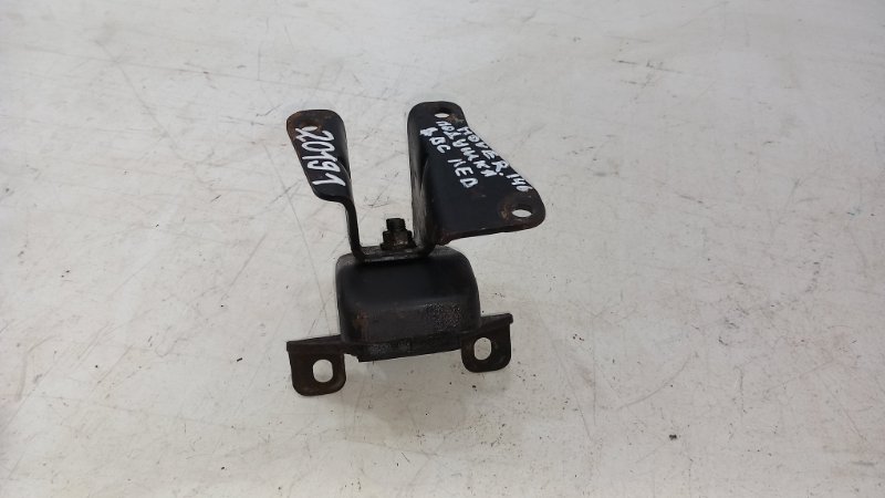 Подушка двигателя левая Great Wall Hover H2 4G64S4M
