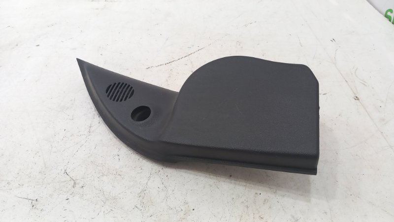 Уголок двери внутренний передний правый Corsa 2005 хэтчбэк Z12XER