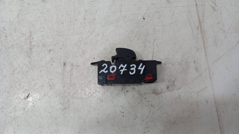 Кнопка стеклоподъемника задняя правая Mitsubishi Lancer Cedia 2003 CS2A 4g15 mpi MR587879 Б/У