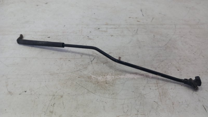 Упор капота Accent 2006 LC2 G4EB Упор капота Accent 2006 LC2 G4EB