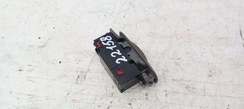 Кнопка стеклоподъемника задняя левая Lancer Cedia 2003 CS2A 4g15 mpi