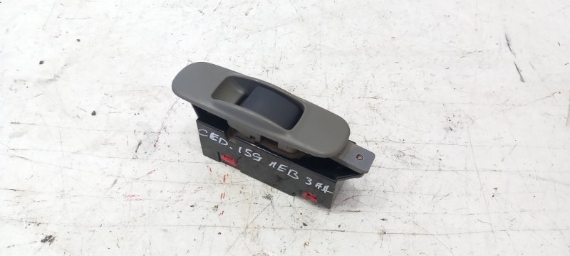 Кнопка стеклоподъемника задняя левая Mitsubishi Lancer Cedia CS2A 4g15 mpi