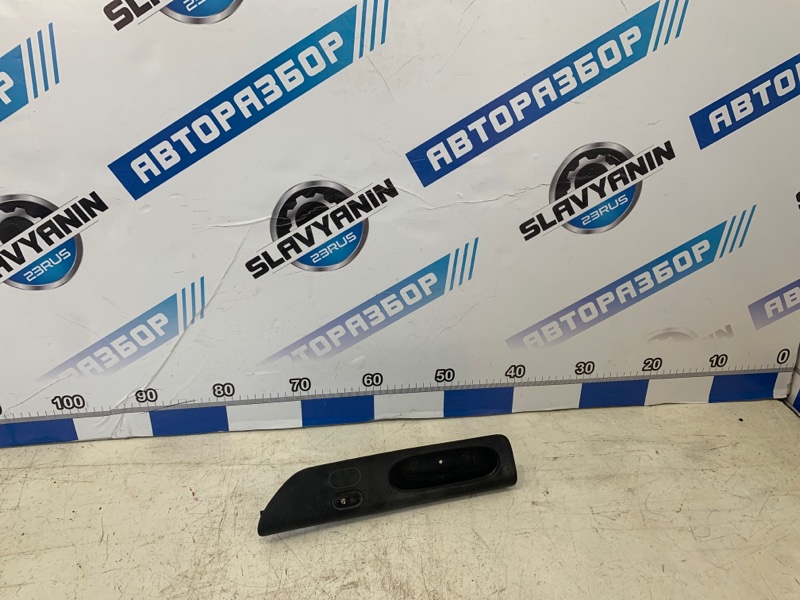 Кнопка стеклоподъемника Renault Laguna 1996 B56S/T/0 F3P 670 7701672458 Б/У