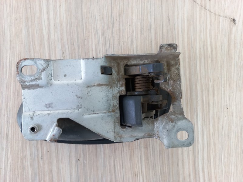 Ручка двери внутренняя задняя правая Mitsubishi Galant E55A 4G63