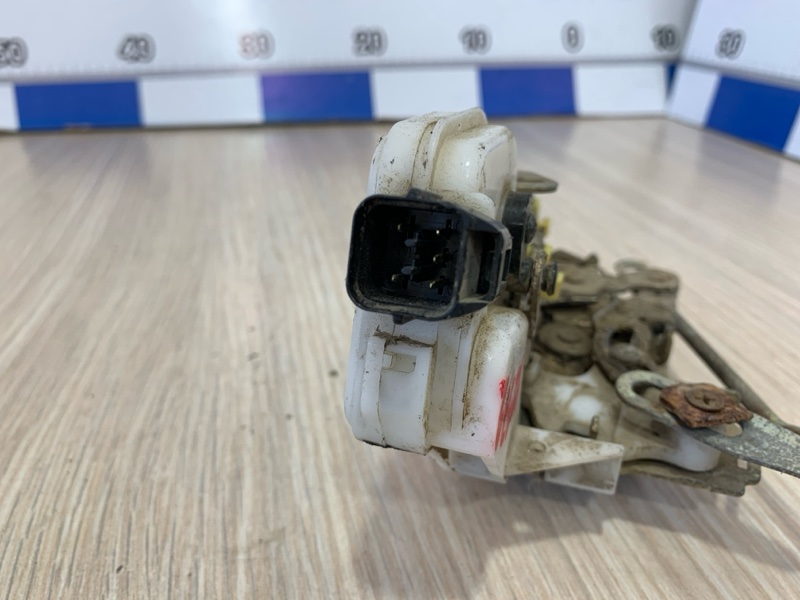 Замок боковой двери передний левый Princip 2006 CS3A 4g18