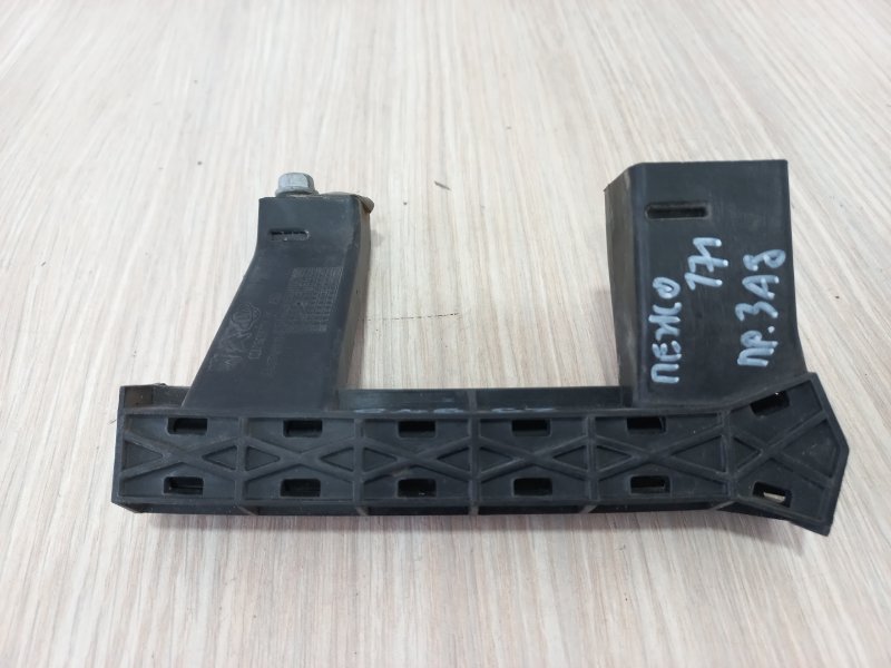 Направляющая стекла двери задняя правая 408 2013 NFU TU5JP4 Направляющая стекла двери задняя правая 408 2013 NFU TU5JP4