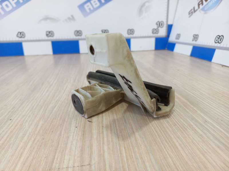 Направляющая стекла двери передняя правая 408 2013 NFU TU5JP4