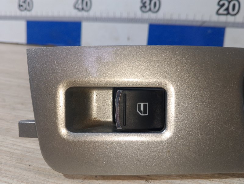 Кнопка стеклоподъемника задняя правая H6 2016 H6 GW4G15B