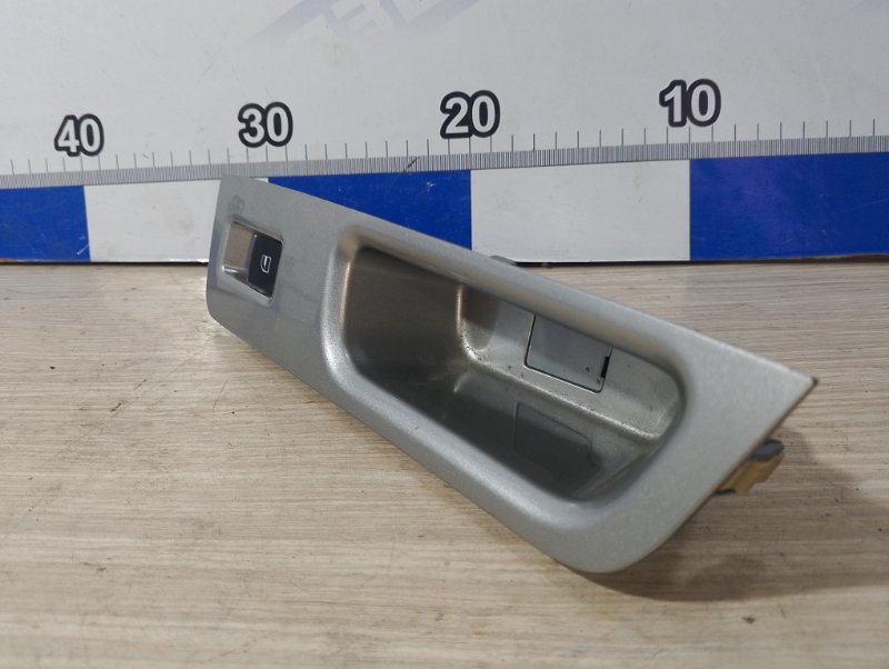 Кнопка стеклоподъемника задняя правая H6 2016 H6 GW4G15B
