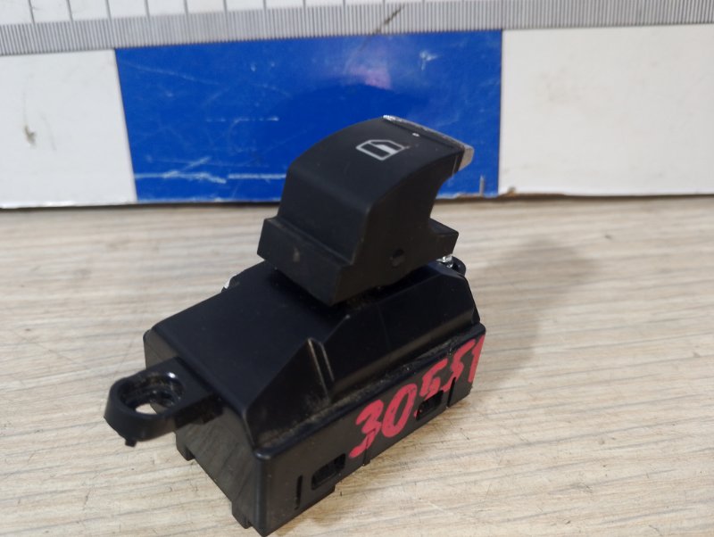 Кнопка стеклоподъемника передняя правая H6 2016 H6 GW4G15B