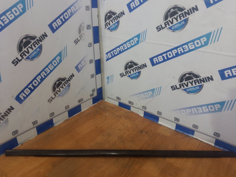 Молдинг стекла внешний передний правый Mitsubishi Lancer 9 2007 CS1A 4g13 1 MR525756 Б/У