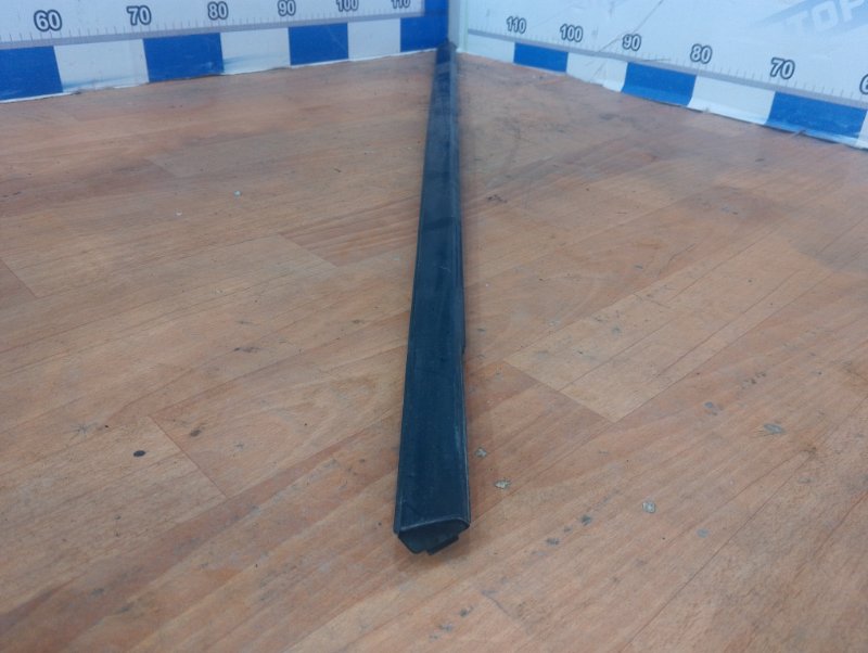 Молдинг стекла внешний передний правый Mitsubishi Lancer 9 CS1A 4g13 1