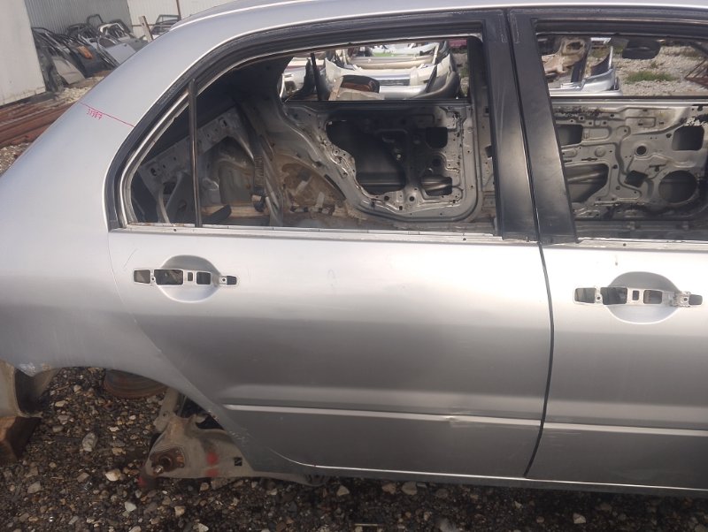 Дверь боковая задняя правая Mitsubishi Lancer Cedia 2000 CS2A 4g15 gdi Б/У