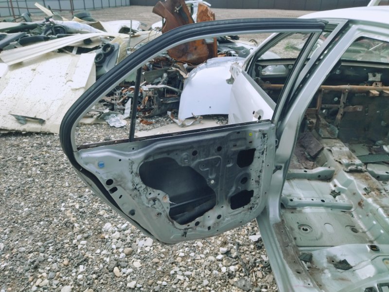 Дверь боковая задняя левая Mitsubishi Lancer Cedia CS2A 4g15 gdi