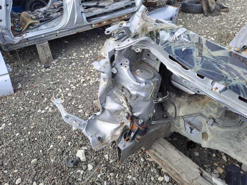 Четверть кузова передний правый NOAH 2002 AZR60 1AZ-FSE