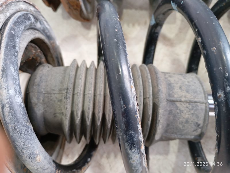 Стойка подвески задняя X-trail 2004 T30 QR20