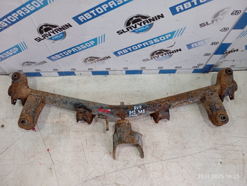 Балка подвески задняя RVR 1993 N28W 4D68 Балка подвески задняя RVR 1993 N28W 4D68