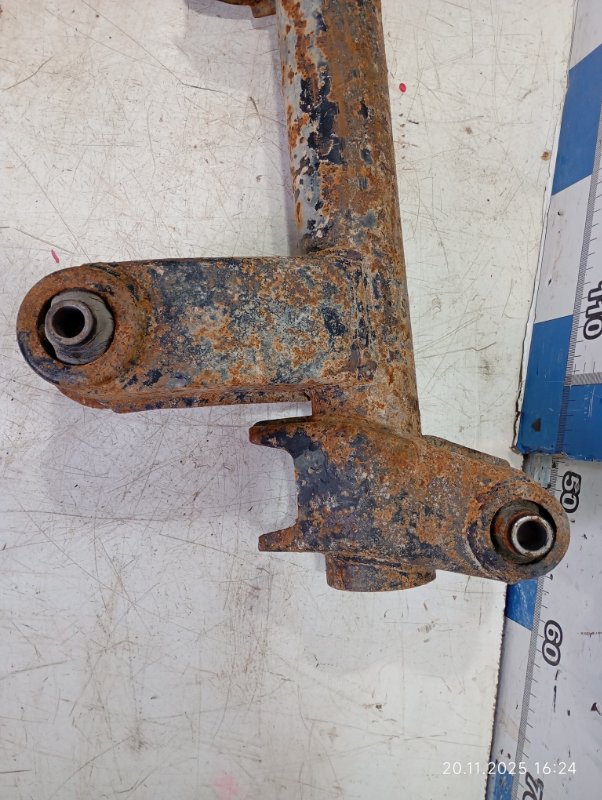 Балка подвески задняя RVR 1993 N28W 4D68 Балка подвески задняя RVR 1993 N28W 4D68