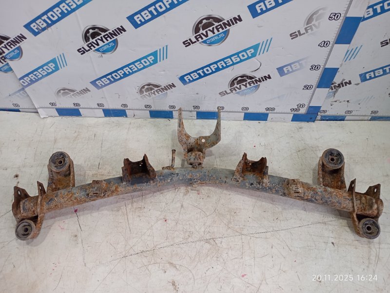 Балка подвески задняя RVR 1993 N28W 4D68 Балка подвески задняя RVR 1993 N28W 4D68