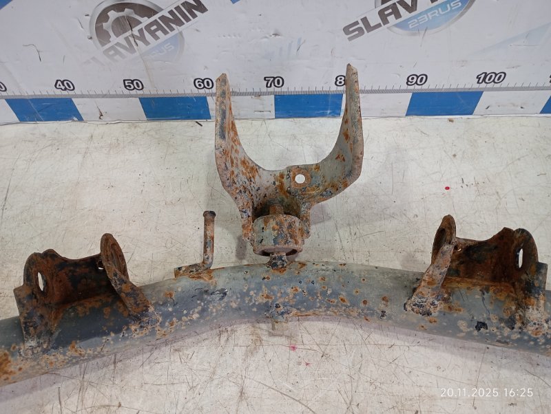 Балка подвески задняя RVR 1993 N28W 4D68 Балка подвески задняя RVR 1993 N28W 4D68