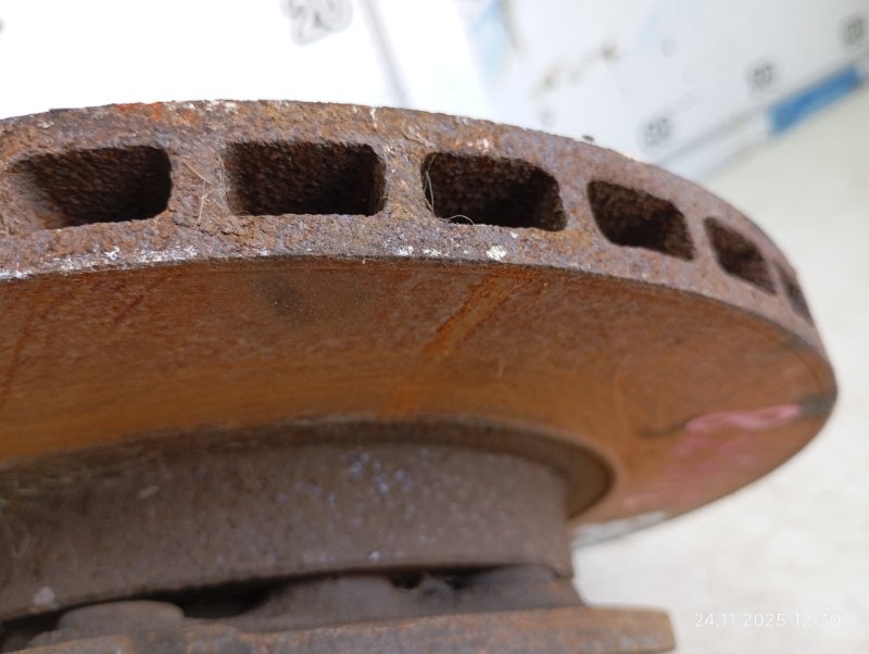 Ступица передняя правая Landmark 2007 V3 4G64