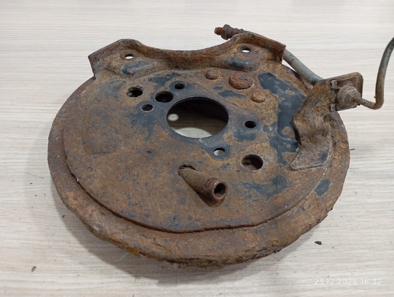 Механизм стояночного тормоза задний левый Lancer 9 2005 CS3A 4g18