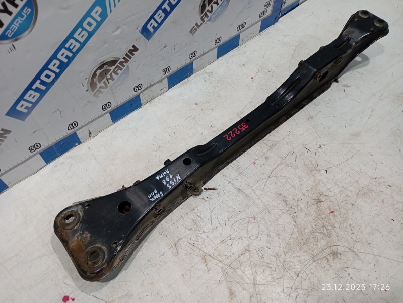 Балка под КПП Cefiro 1996 A32 VQ20