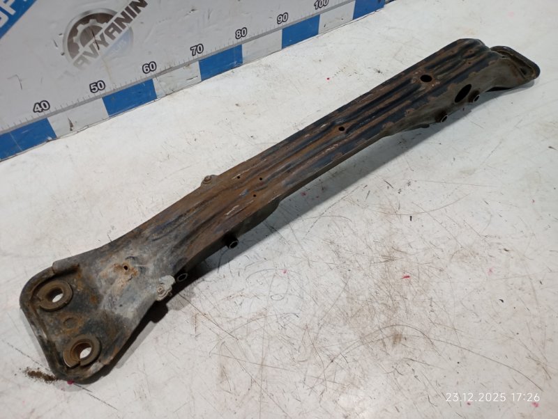 Балка под КПП Cefiro 1996 A32 VQ20