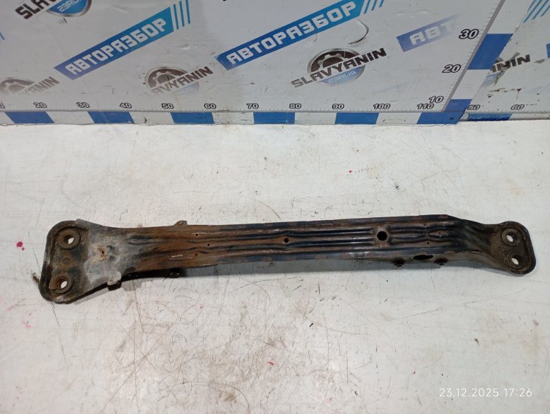 Балка под КПП Cefiro 1996 A32 VQ20