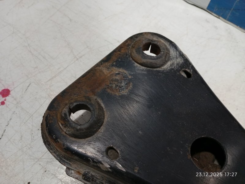 Балка под КПП Cefiro 1996 A32 VQ20