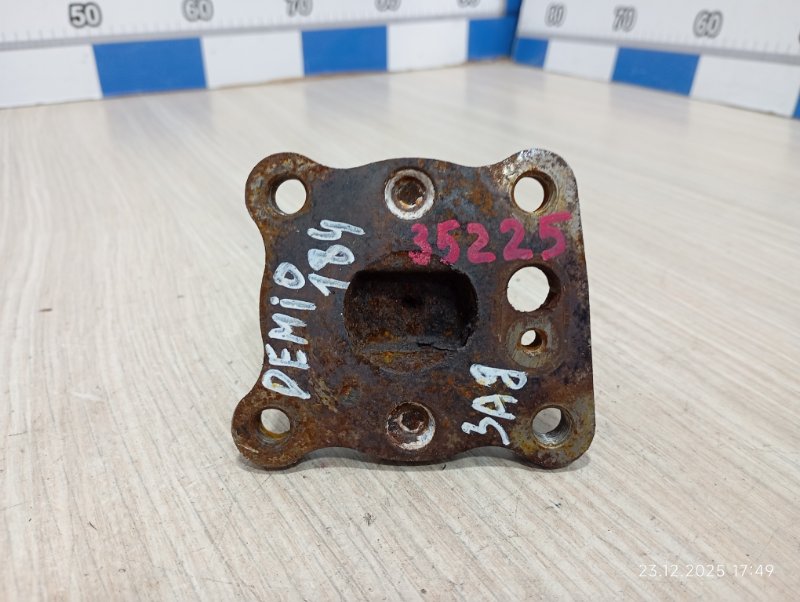 Ступица задняя Demio 2003 DY3W ZJ-VE