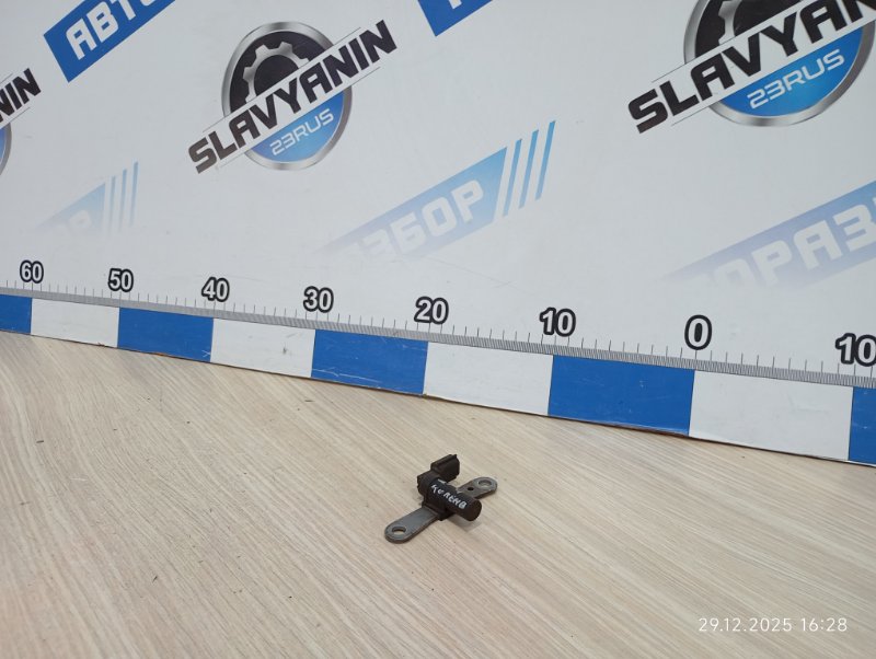 Датчик коленвала Renault Logan 2012 LSRB K7MF710 8200772182 Б/У