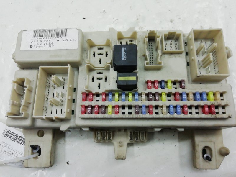 Салонный предохранитель форд фокус 2. Блок предохранителей салонный Форд Куга 1. Ford 2027109 панель предохранителей foc2. 1801147 Ford предохранитель. Cc1t-14a073-bf.