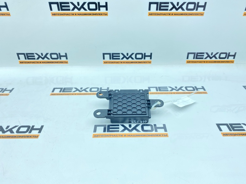 Блок управления парктрониками GRAND CHEROKEE WK2 Блок управления парктрониками GRAND CHEROKEE WK2