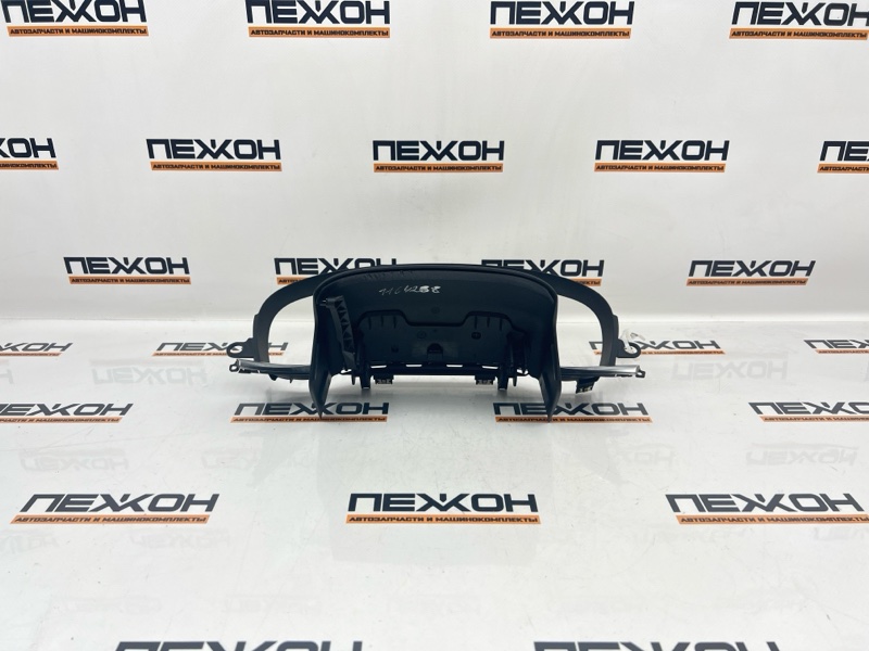 Накладка на панель приборов 7-Series 2018 G11 3.0 B57D30