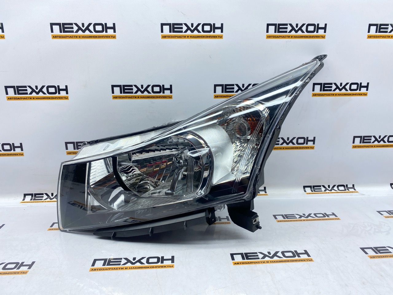 Запчасть фара (не оригинал) левая CHEVROLET CRUZE 1 22171111 новая Фара (не оригинал) левая CHEVROLET CRUZE 1 22171111 новая