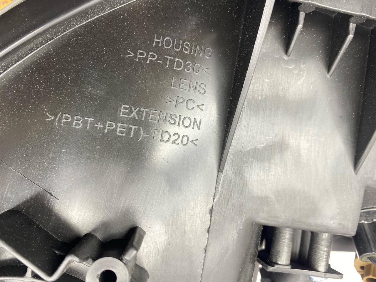 Фара (не оригинал) правая OUTLANDER 2 Фара (не оригинал) правая OUTLANDER 2