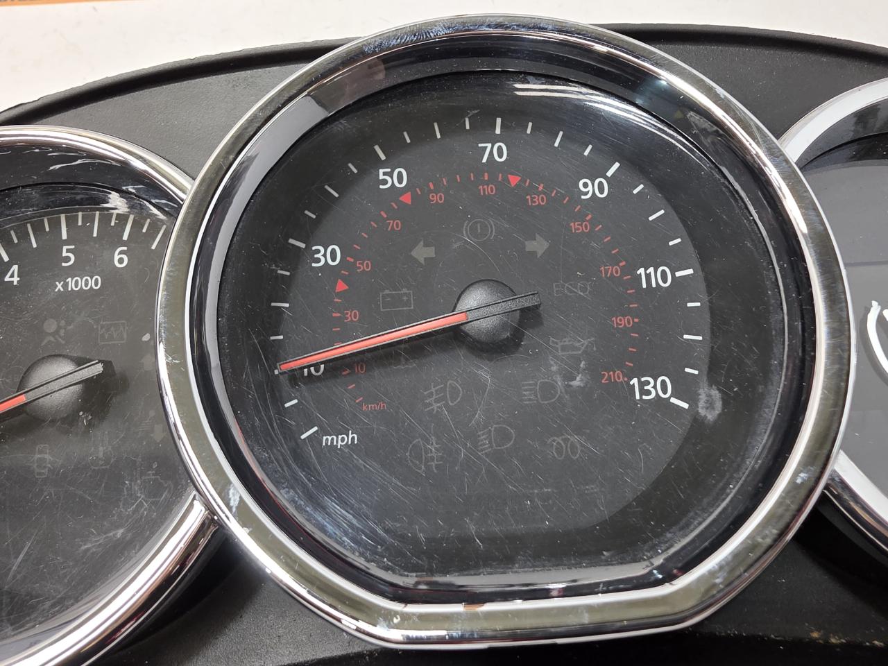 Панель приборов SANDERO 2013 B52 0.9 H4BA400 Панель приборов SANDERO 2013 B52 0.9 H4BA400
