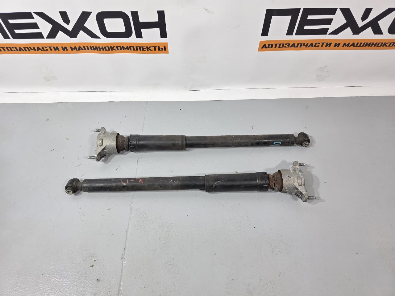 Амортизаторы подвески задние INFINITI QX30 2018 H15 2.0 20PET 562005DJ0A контрактная