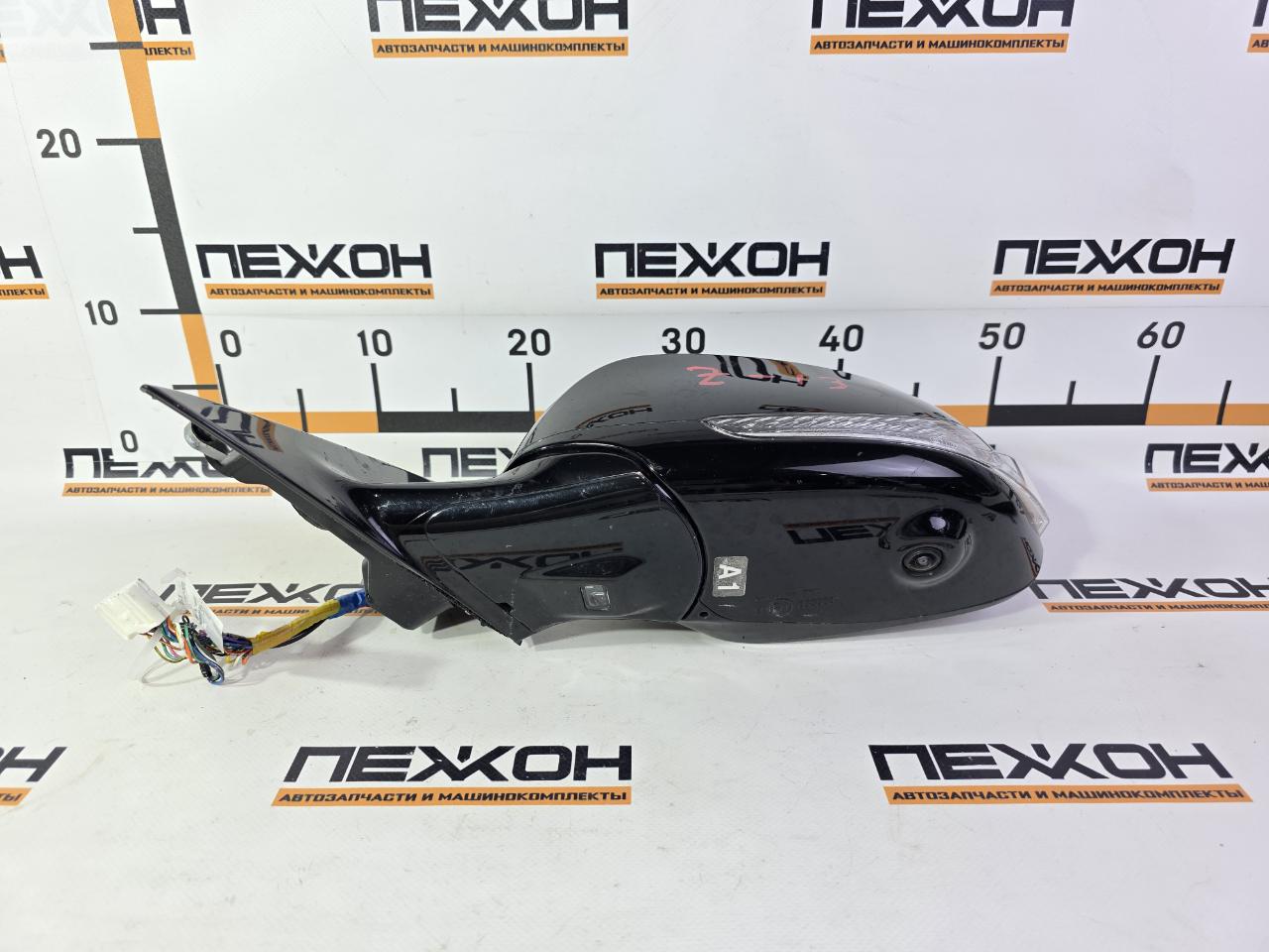 Зеркало левое QX30 2018 H15 2.0 20PET Зеркало левое QX30 2018 H15 2.0 20PET