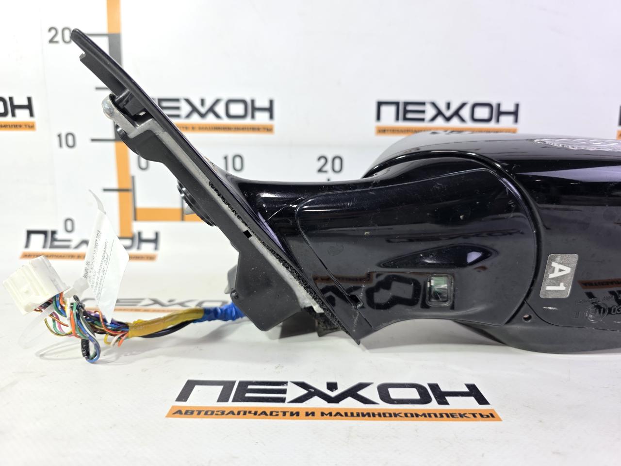 Зеркало левое QX30 2018 H15 2.0 20PET Зеркало левое QX30 2018 H15 2.0 20PET