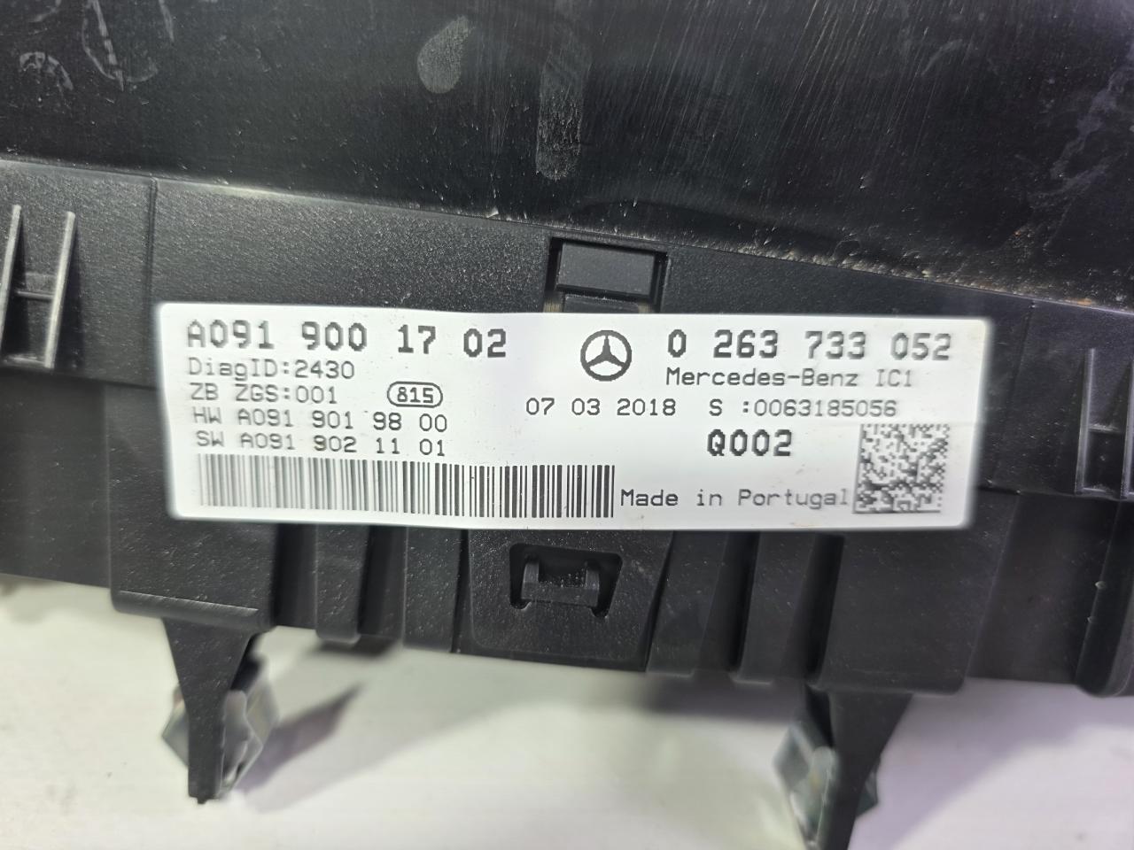 Панель приборов QX30 2018 H15 2.0 20PET
