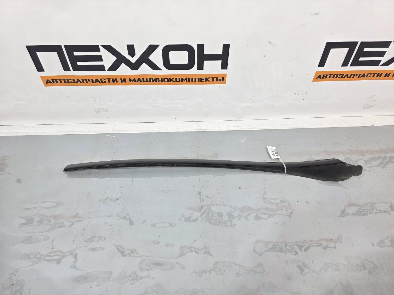 Молдинг лобового стекла левый QX30 2018 H15 2.0 20PET